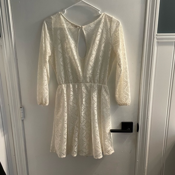 Hollister Lace Dress - Picture 2 of 3